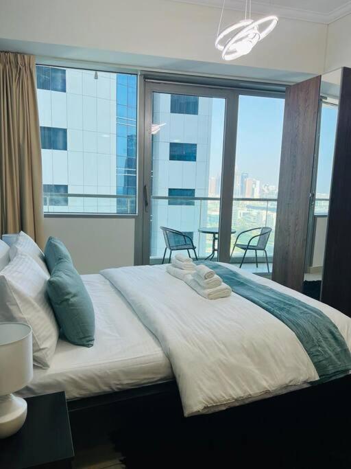 1 Bed Apartment With Sea View, Pool, Gym & Free Parking In Dubai Marina Exterior photo